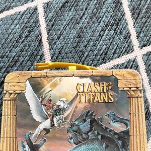 Clash of the Titans Lunchbox with Yellow Handle